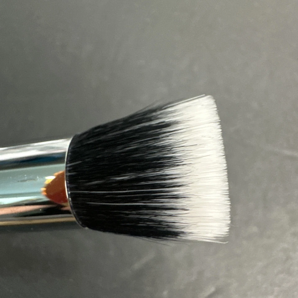 Cepillo punteador Sephora PRO #42 profesional con cubierta protectora de plástico NUEVO Foto 3 de 4
