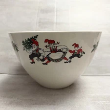 Vintage Figgjo Norway Christmas Jul Serving Bowl Nisse In Bunads Holly Tree