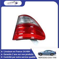 Feu arrière Mercedes 300