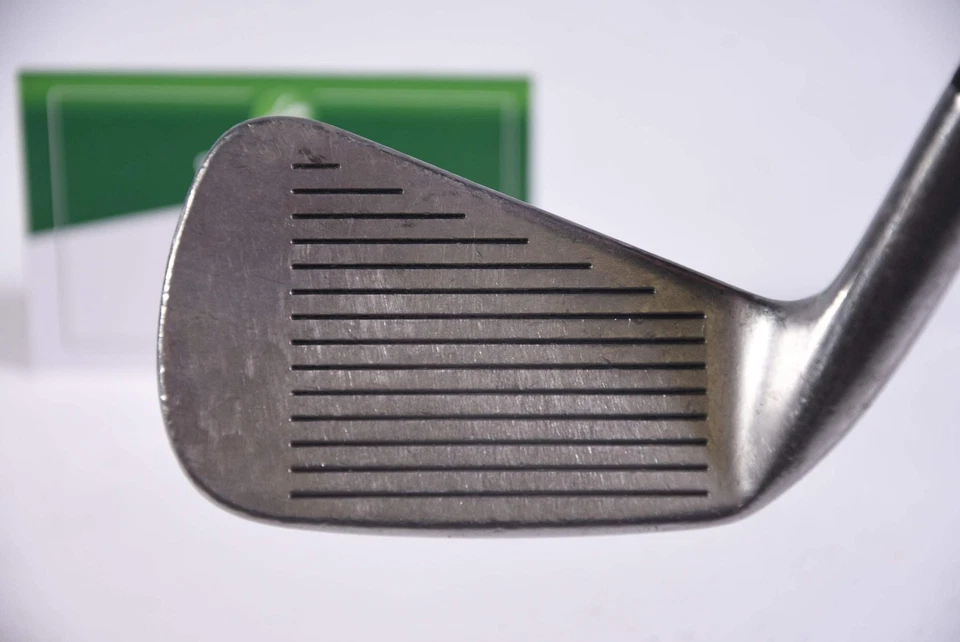 Titleist DCI 962 #6 Iron / 32 Degree / Stiff Flex Dynamic Gold S300 Shaft - Image 2 of 4