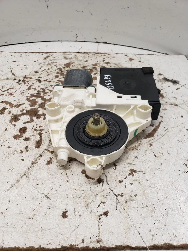 Driver Power Window Motor Front Station Wgn With Memory Fits 09-14 JETTA 1389462 - Image 2 of 4