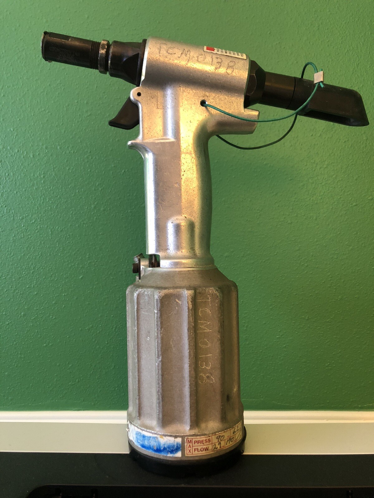 Huck Rivet Gun for sale Only 3 left at 70