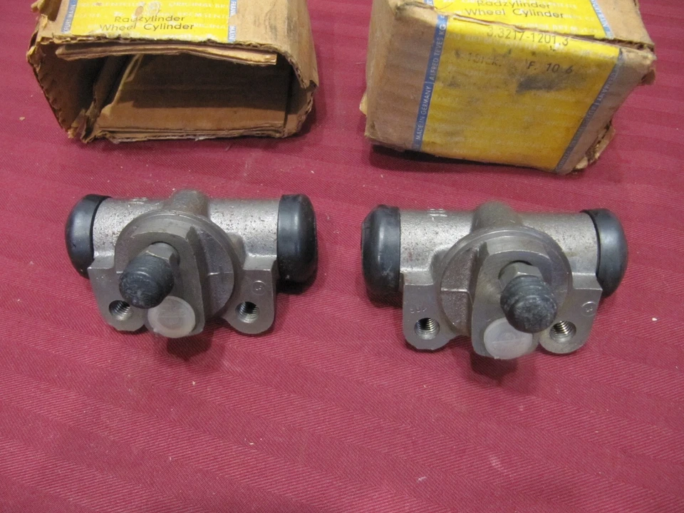 2 NOS Mercedes-Benz 230SL Rear Wheel Cylinders 002 420 24 18 - Image 3 of 4