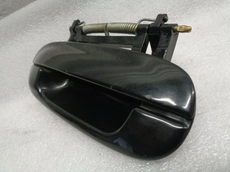 Manija de puerta exterior trasera derecha negra OEM DK902215 2003-2007 Cadillac CTS Foto 3 de 4