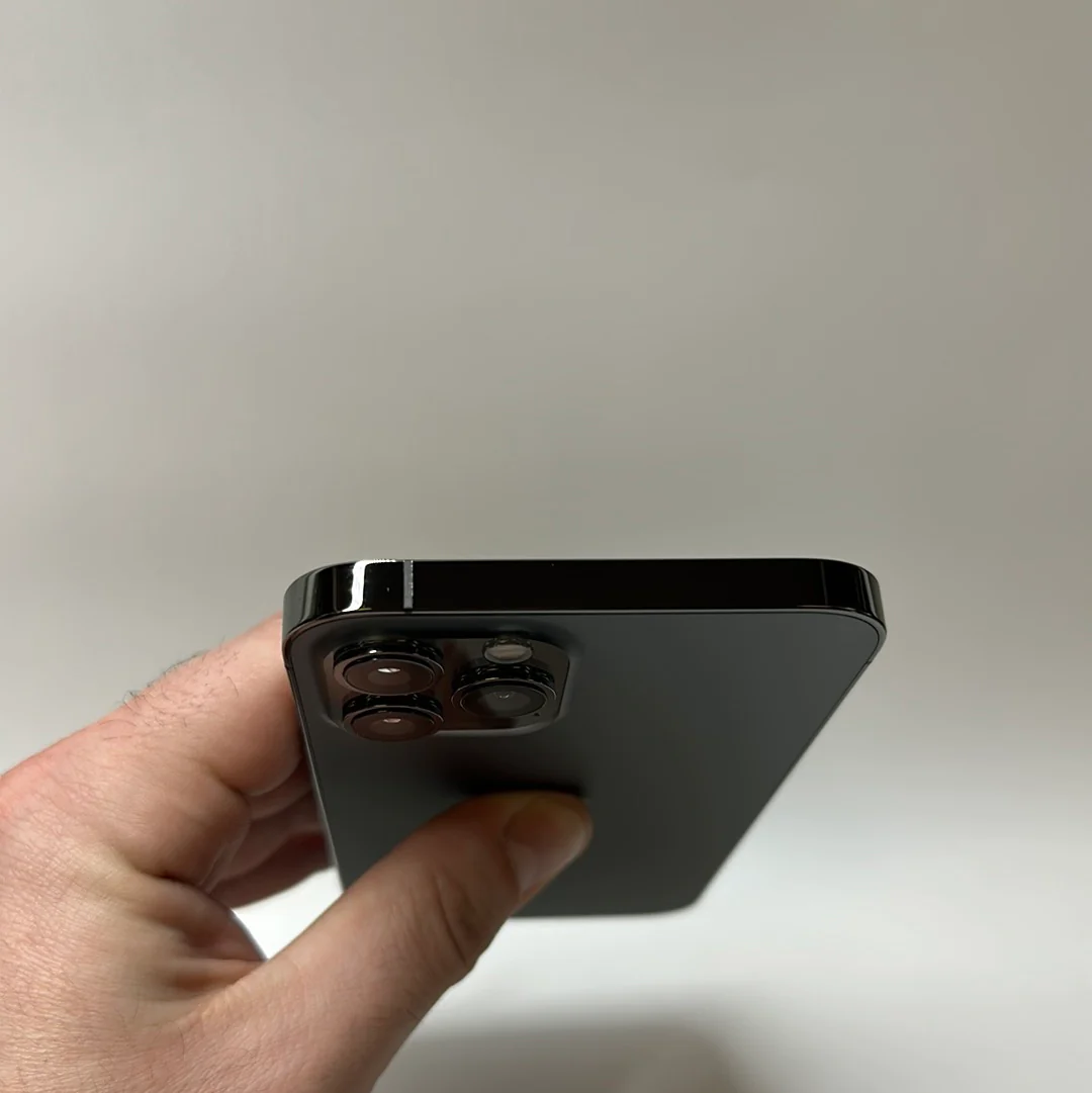 Unlocked Apple iPhone 12 Pro Max 256GB MG9F3LL/A 17.0.3 Graphite Clean