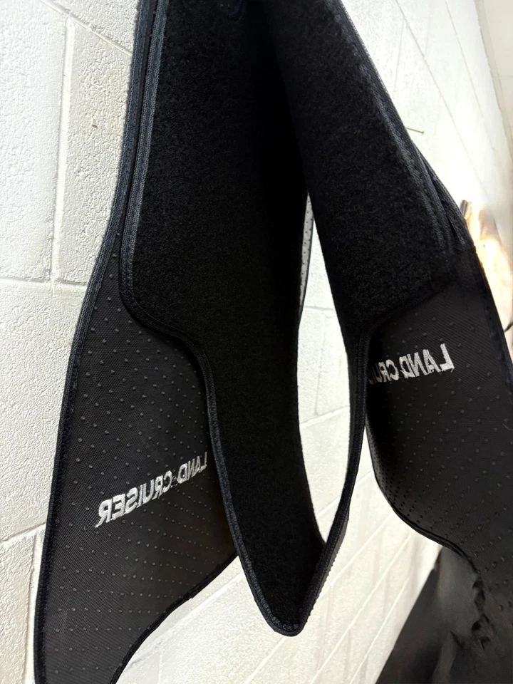 1991-1997 Toyota Land Cruiser Custom Black Carpet Floor Mats - Image 4 of 4