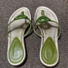 Sandali Fendi verdi US 6.0 usati in modo eccellente senza scatola