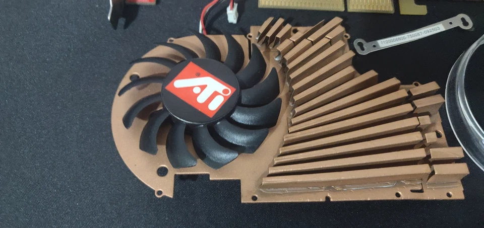 Graphics Card ATI Radeon 9800 XT 256MB DDR (256bit) AGP - Image 4 of 4