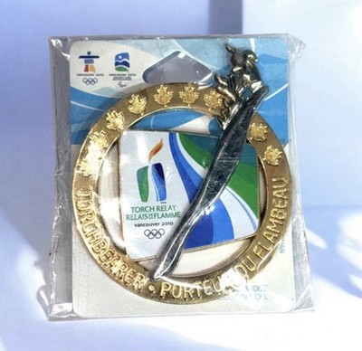 Vancouver 2010 Olympic Winter Games Torchbearer Medallion Pin VAN-6354 New