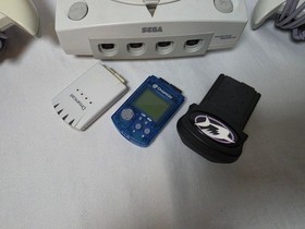 Sega Dreamcast Console Bundle with 2 Controllers, 2 VMUs, Rumble Pack, Rippin' R