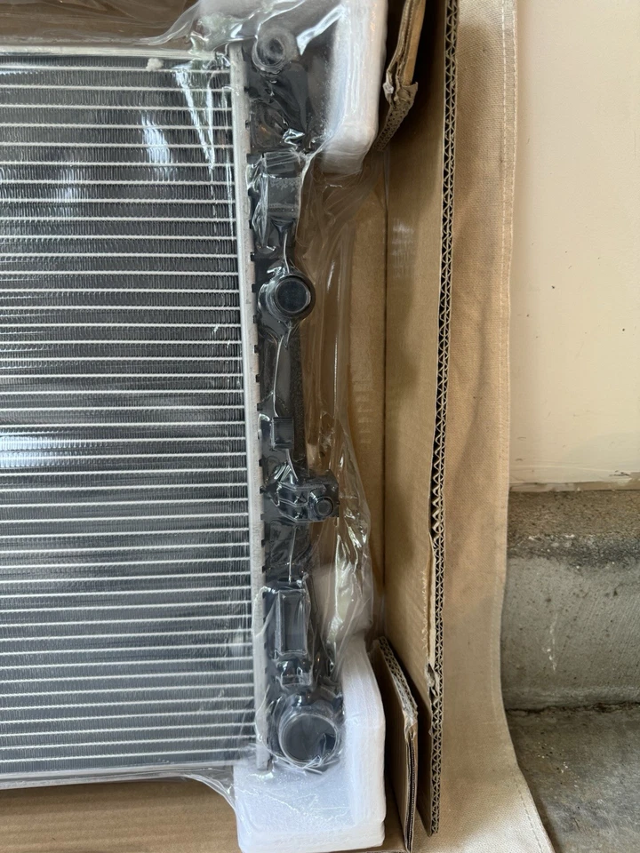 A-Premium 铝散热器(无油冷却器)- 适合 2015-2018 梅赛德斯-奔驰 C300 — 第 3/4 张图片