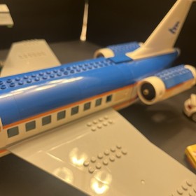 Lego City 60104 Airport Passenger Terminal With Extras - Limo Missing Figures