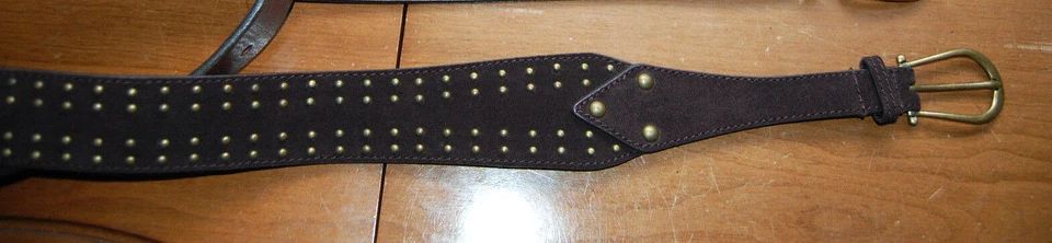 Cinturón de cuero marrón Anthropologie talla S pequeño tachonado ancho latón tachuelas gamuza Foto 2 de 4