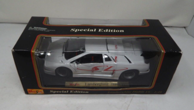 Maisto 1996 Lamborghini Diablo SV Special Edition 1:18 Scale
