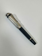 STYLO MONTBLANC WRITERS. CHARLES DICKENS. RÉSINE, ARGENT, PLUME 18 CARATS. 2001