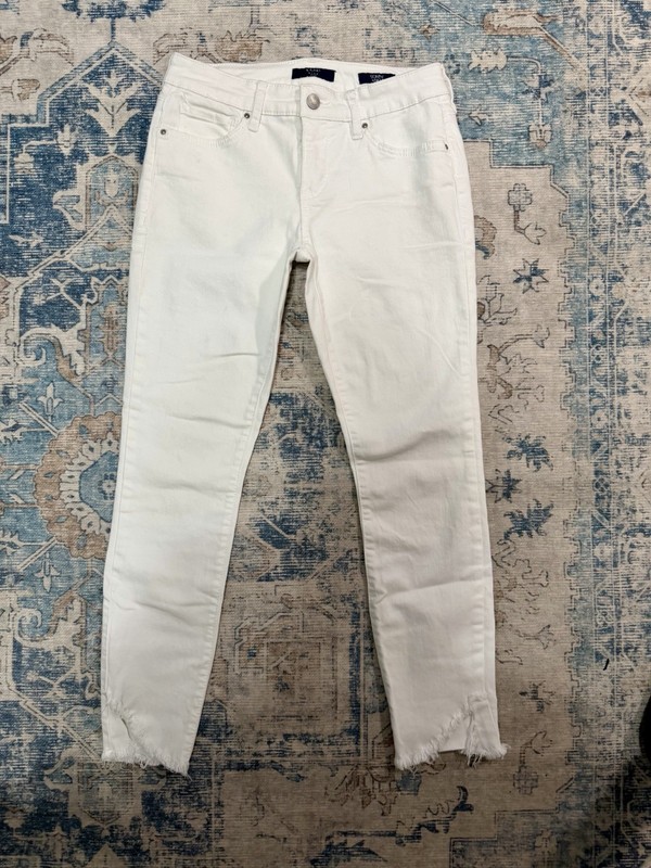 Kaari Blue Women White Skinny Jeans Ankle 2P Great Condition Comfy Fringe Hem