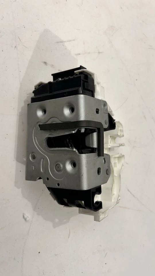 Actuador de bloqueo de puerta integrado Dorman 937-969 para modelos Dodge Jeep Foto 4 de 4