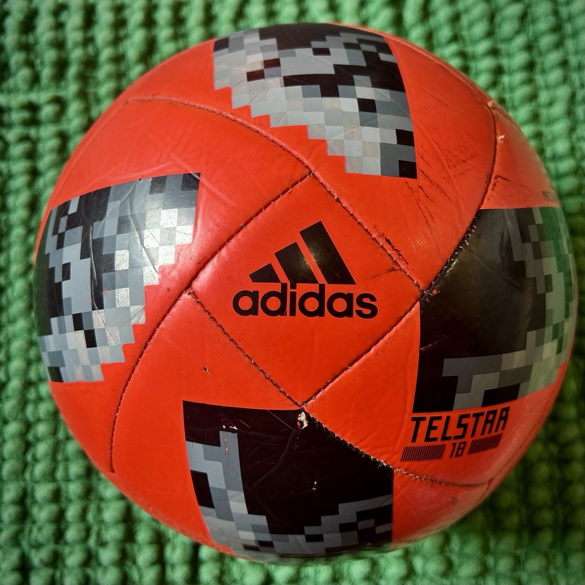Authentic Adidas Telstar Glider Match Ball Replica Russia 2018