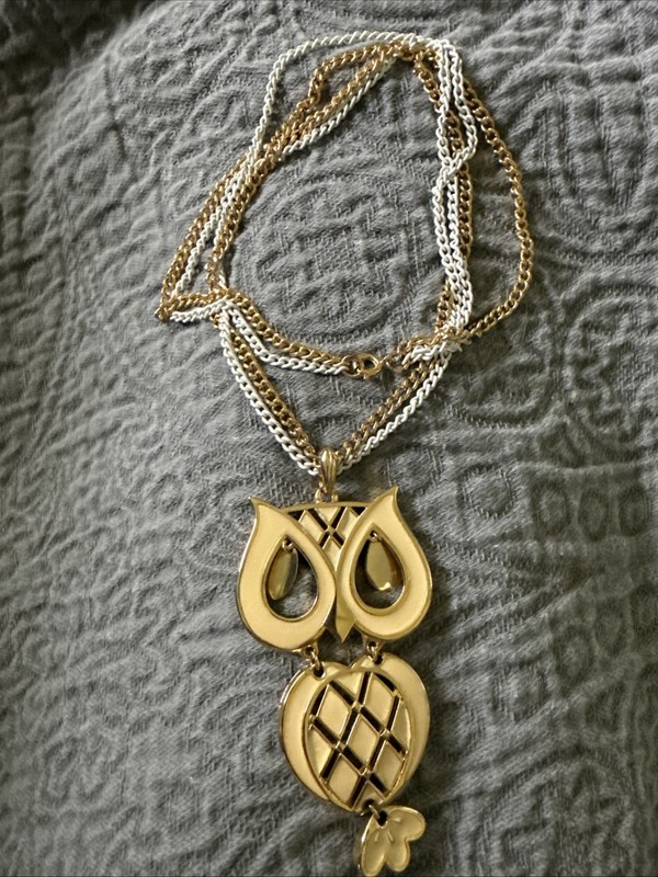 Vintage 1970s Articulated Owl Pendant Necklace Cream Enamel Gold Tone 3.5" Large