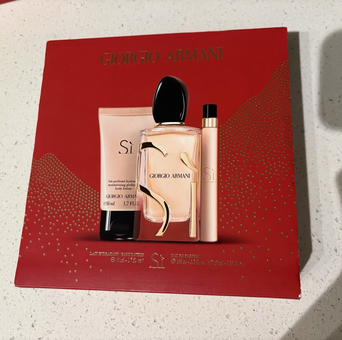 Giorgio Armani Si Eau de Parfum Spray 3.4 fl oz Gift Set + Body