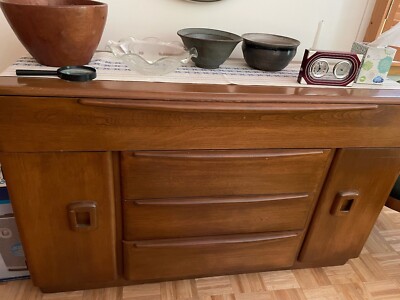 Heywood Wakefield Signed Buffet Credenza Server 2 Pc Wheat Glass Top Mcm Vintage