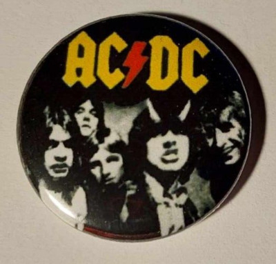 1x AC/DC Button Hardrock Heavy Metal Highway to hell 666