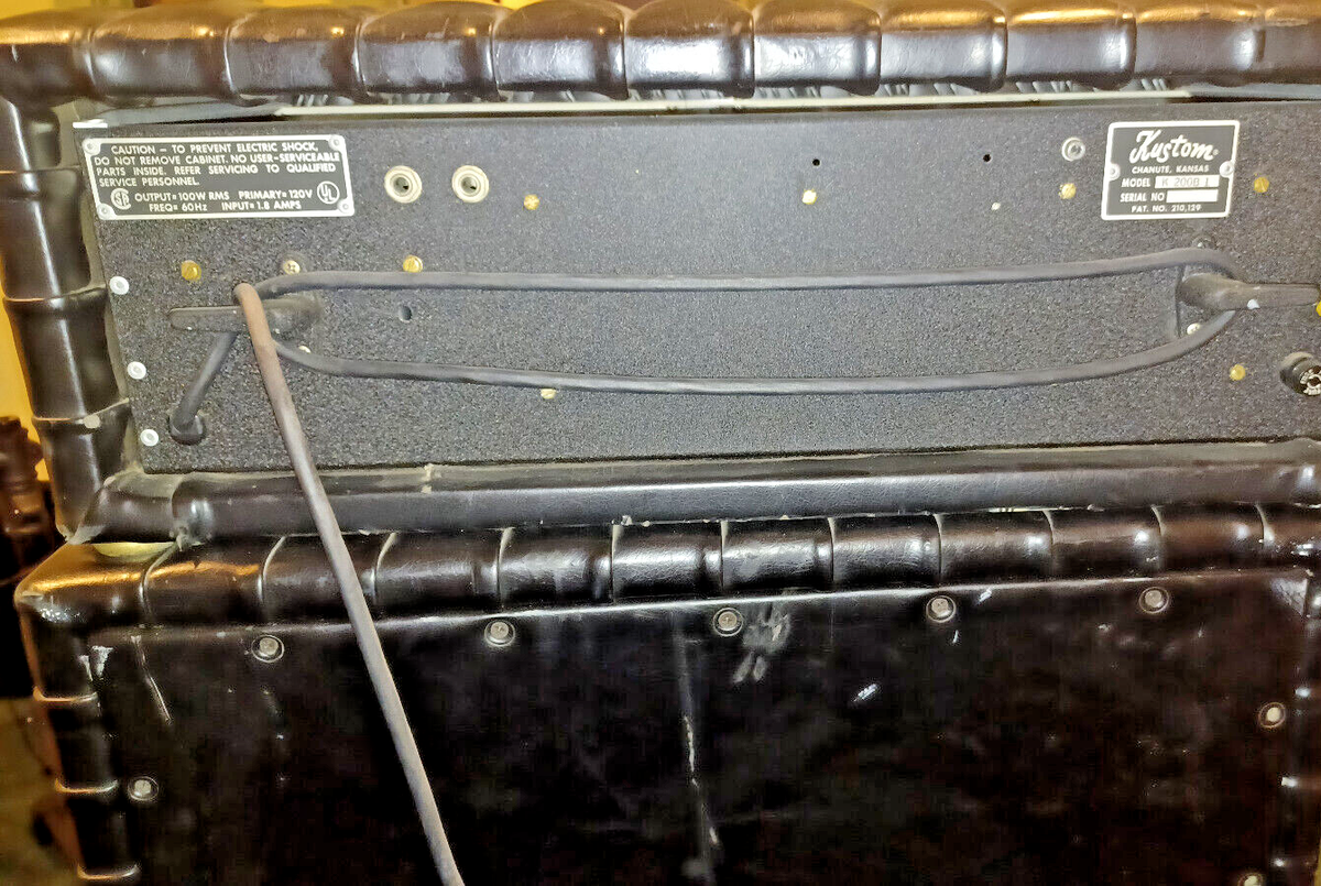 Kustom Vintage 100 Watt Bass Amplifier Model K 200B 1 and 2 Kustom Vintage 100 Watt Bass Amplifier Model K 200B 1 and 2