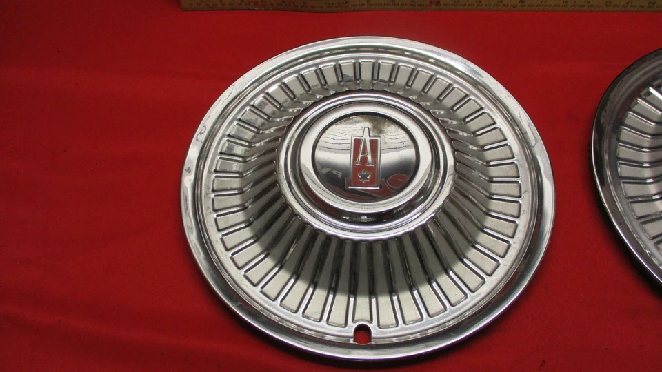 Pontiac Acadian Beaumont 1964 tapacubos cubierta de rueda Foto 2 de 4