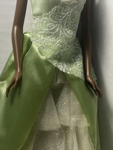 Disney's Princess and the Frog Princess Tiana Barbie Fashion Doll Dressed - Picture 4 of 9