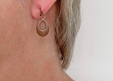 kupferfarbene Ohrringe mit Tropfen Anhänger