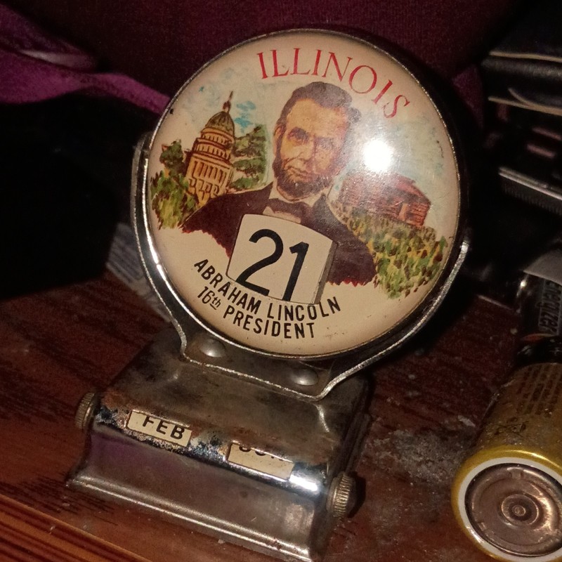 Illinois Abraham Lincoln 16th President Perpetual Desk Calendar Date Display
