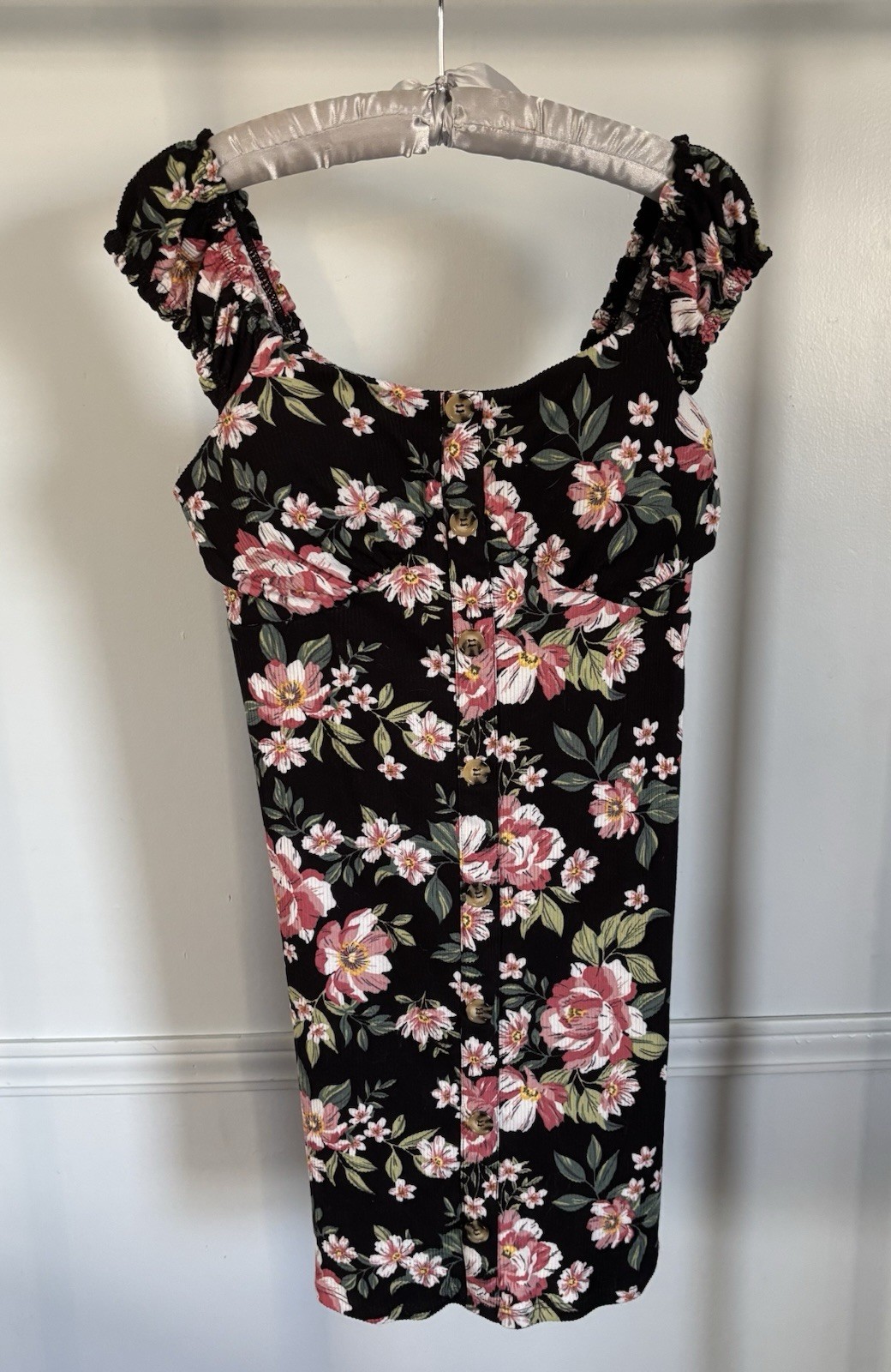 No Boundaries Black Floral Print Dress Size M (7-9) Button Accent Ruffle Sleeve