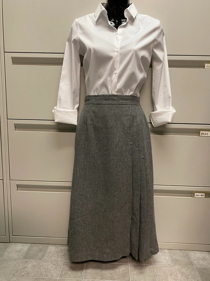 Vintage Clyde Gray Grey Wool Pencil Skirt With Front Pleat - Size Small