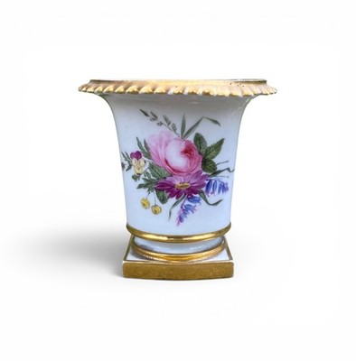 Flight Barr & Barr Worcester porcelain miniature vase, c. 1815.