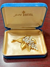 Vintage Crown Trifari Brooch Pin Rhinestones Flower Crown Mark W/ Box