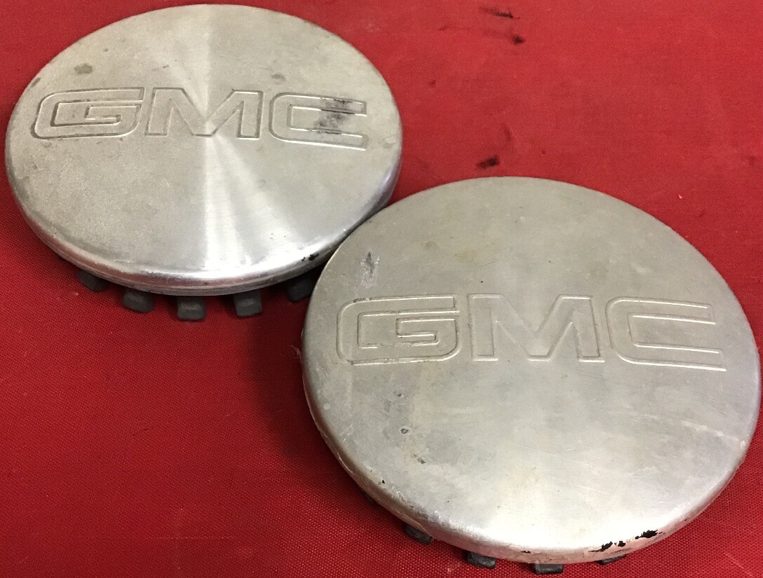 TWO used GMC Sierra 1500 Denali Yukon XL CENTER CAPS MACHINED 9595383, 5906-07