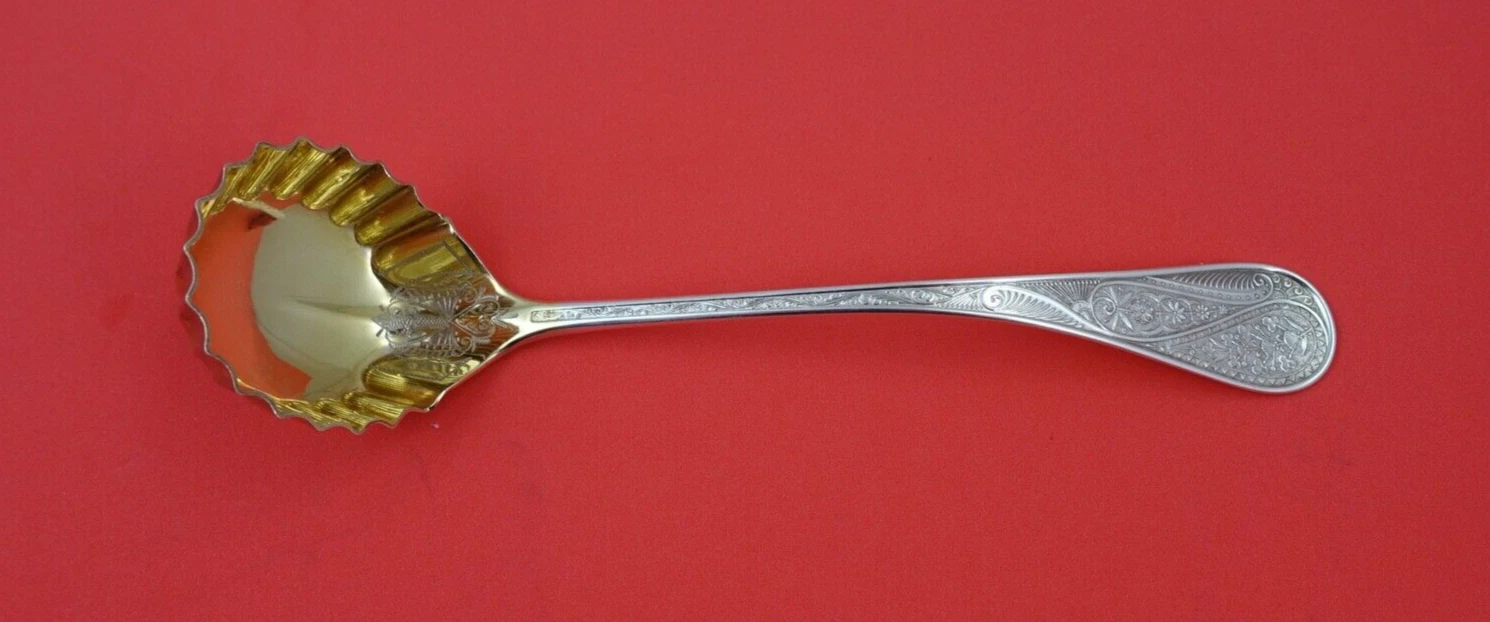 Cashmere by Wood and Hughes Sterling Sauce Ladle GW BC pie crust edge 7 3/8"