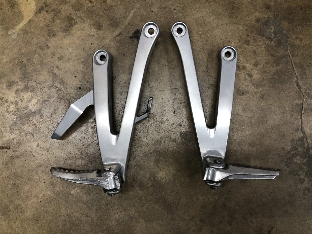 Honda cbr600rr 2025 foot pegs