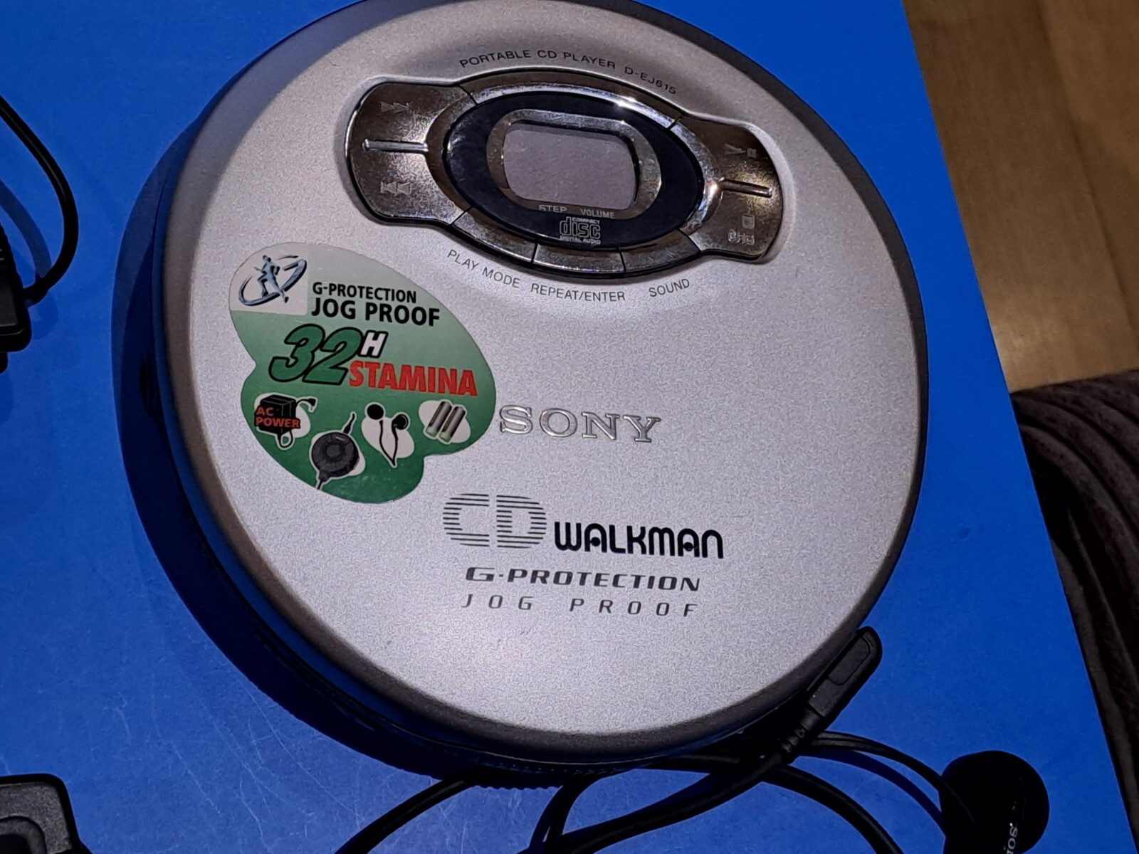 Vintage 8090's WALKMANS TAPE PLAYERS BUSH, AIWA & SONNY CD WALKMAN