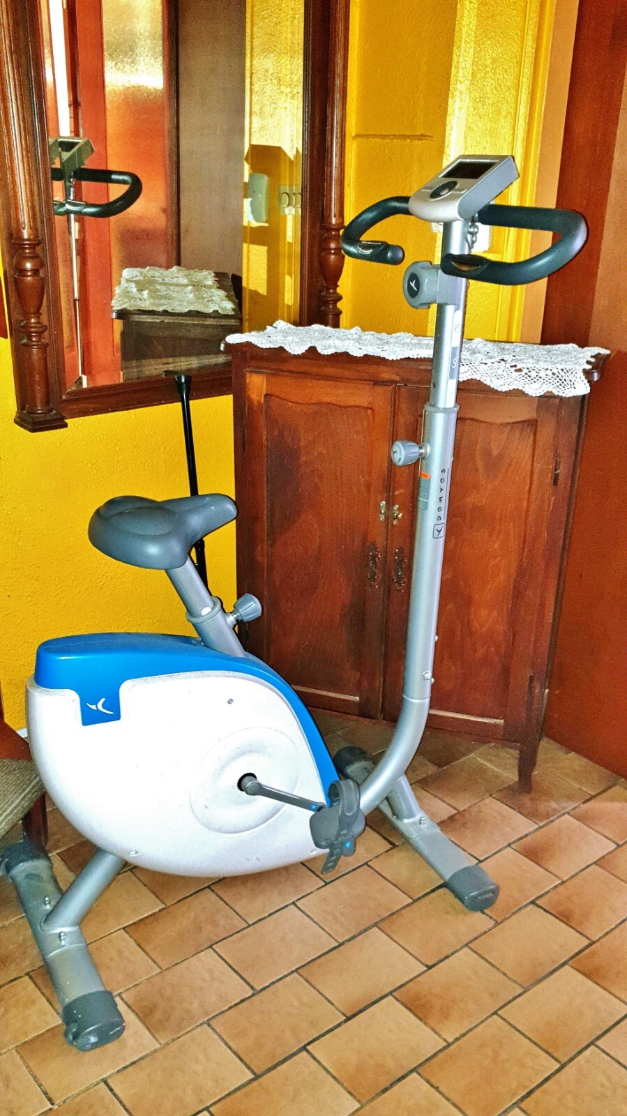 Vélo d’appartement Domyos VM480 avec console FC400 pour un suivi précis de votre cardio