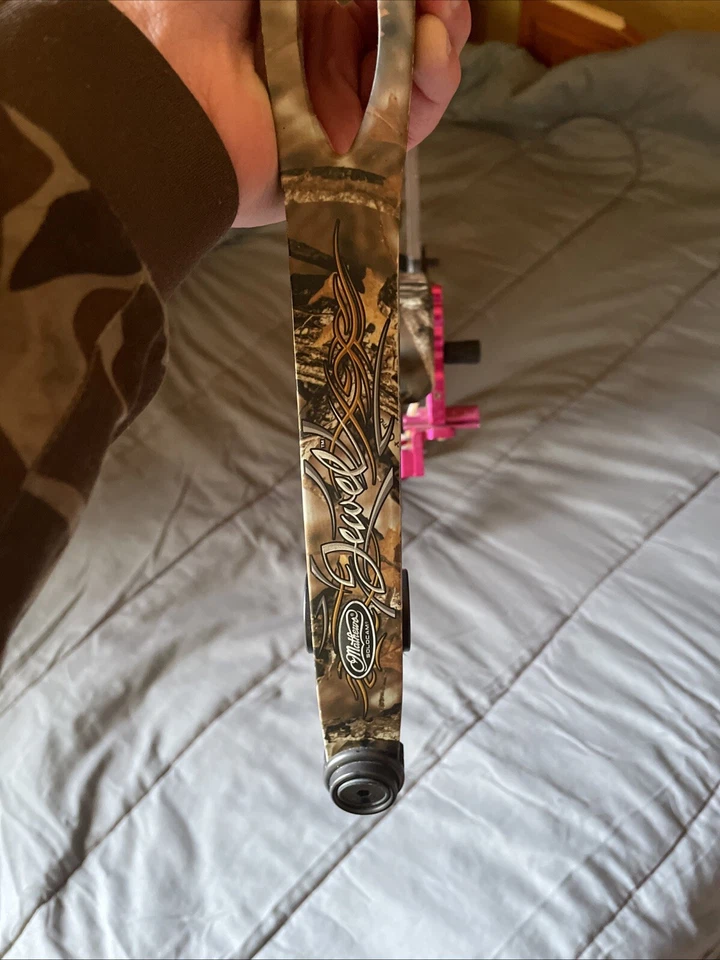 Arco joya Mathews firmado por Michael Waddell Foto 2 de 4