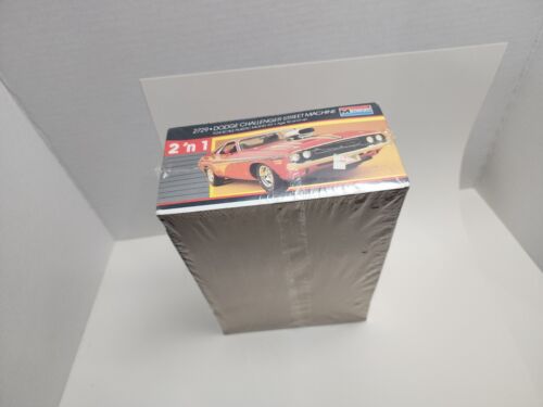 MONOGRAM 1/24 1970 DODGE CHALLENGER STREET MACHINE 2'N1 FACTORY SEALED - Picture 4 of 6