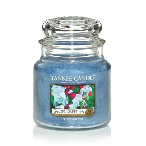 Yankee Candle Medium Jar-Gift Idea - Free Votive, Perfect Gift This Mother's Day - Picture 55 of 111