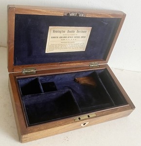 ANTIQUE CASE TAKES A REMINGTON DOUBLE DERRINGER PISTOL GUN.