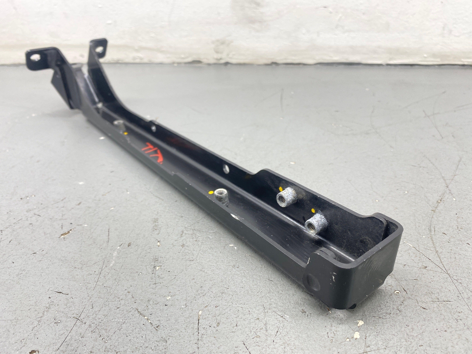 2020-2023 MCLAREN GT FRONT RIGHT MISC SUPPORT BRACKET 22AA022GP OEM 2021 2022