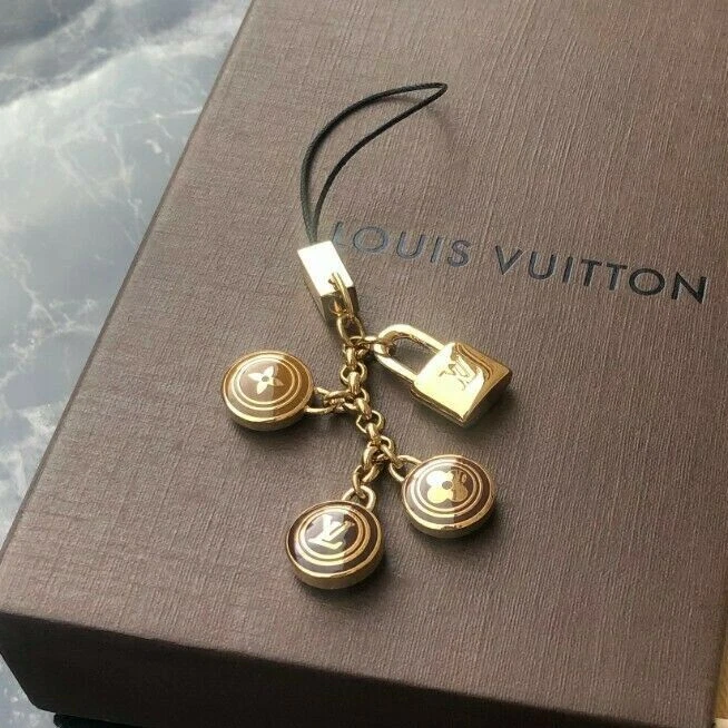 Louis vuitton shop key chains