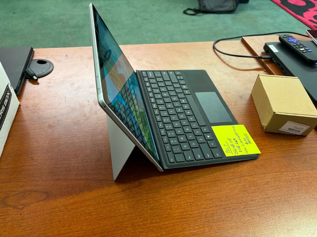 Microsoft Surface Pro 7 1866 i5-1035G4 @1.10GHz 8GB RAM 256SSD