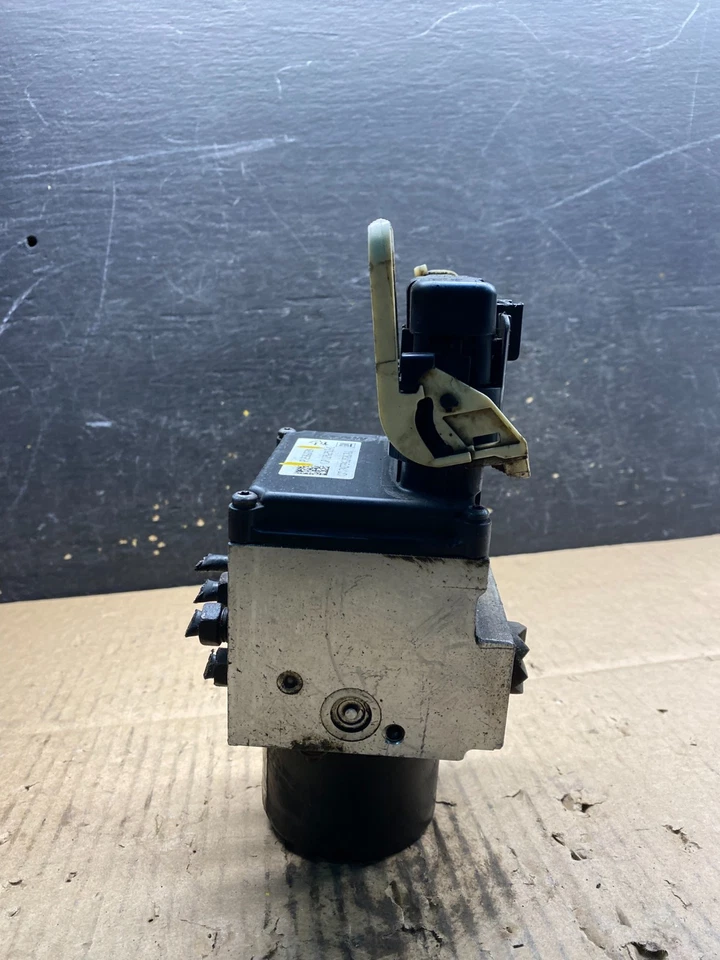 2008-2010 Chevrolet Express 1500 2500 ABS Anti Lock Brake Pump 2586072 U8908 PS - Image 4 of 4