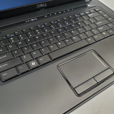 Dell Vostro 3500 15.6in 3GB RAM 2010 i3 8X DVD+/-RW NO HDD Silver