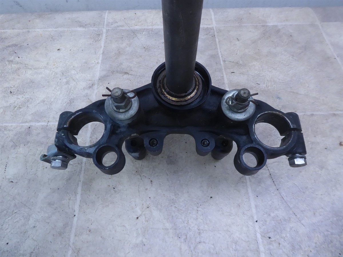 1978 Kawasaki KZ200 K489-1) triple tree steering stem clamp